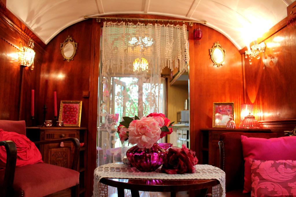 Roulottes Du Rouard Bed and Breakfast Camiers Habitación foto